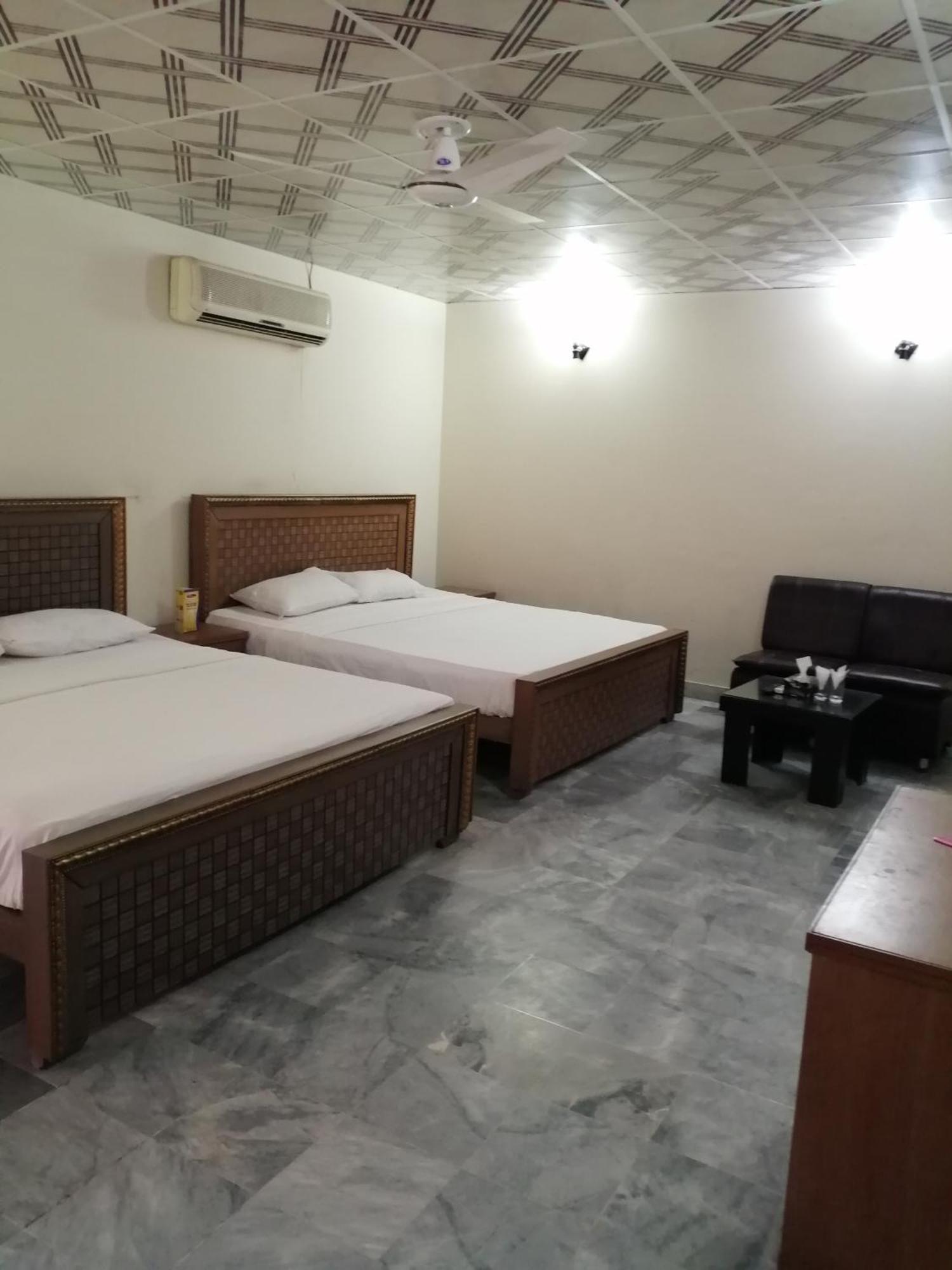 Star Hotel Lahore Room photo